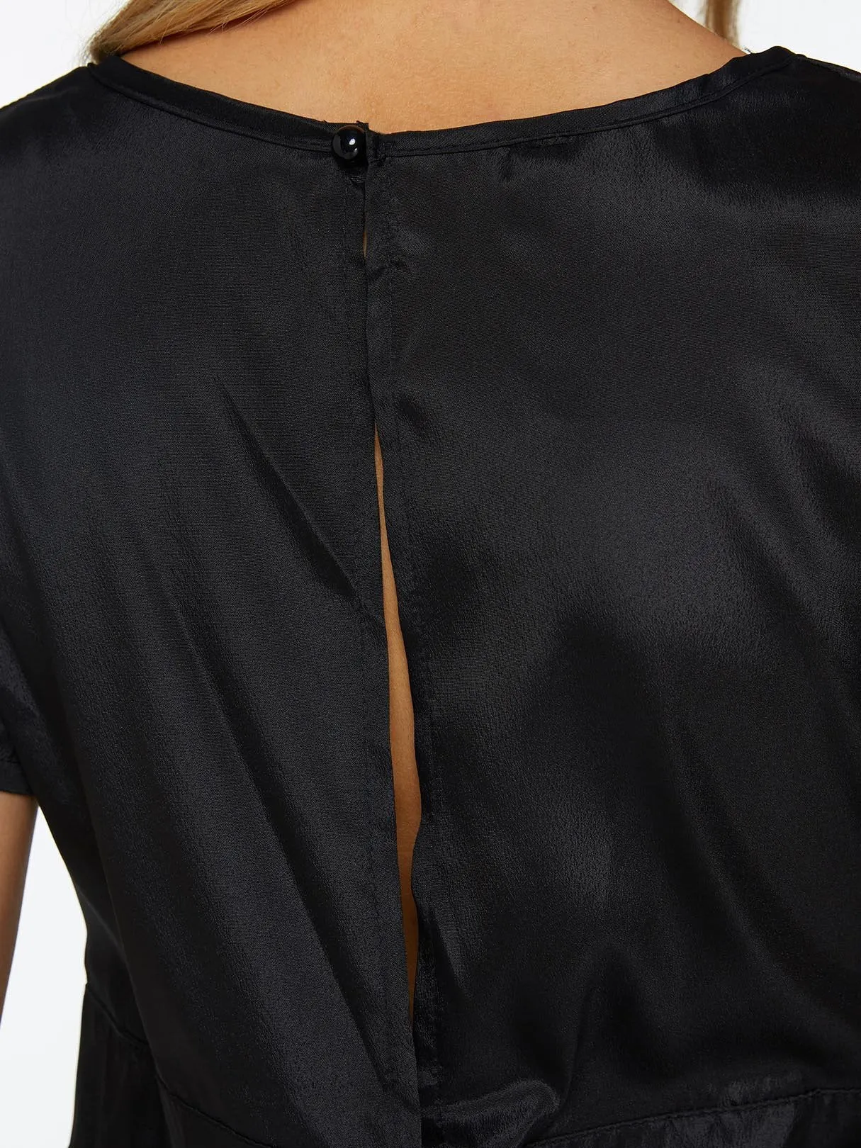 Custom Crew Neck Plain Slit Short Sleeve Irregular Hem Black Top
