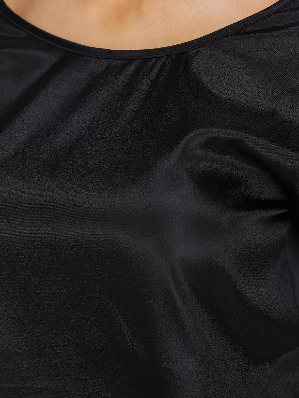Custom Crew Neck Plain Slit Short Sleeve Irregular Hem Black Top
