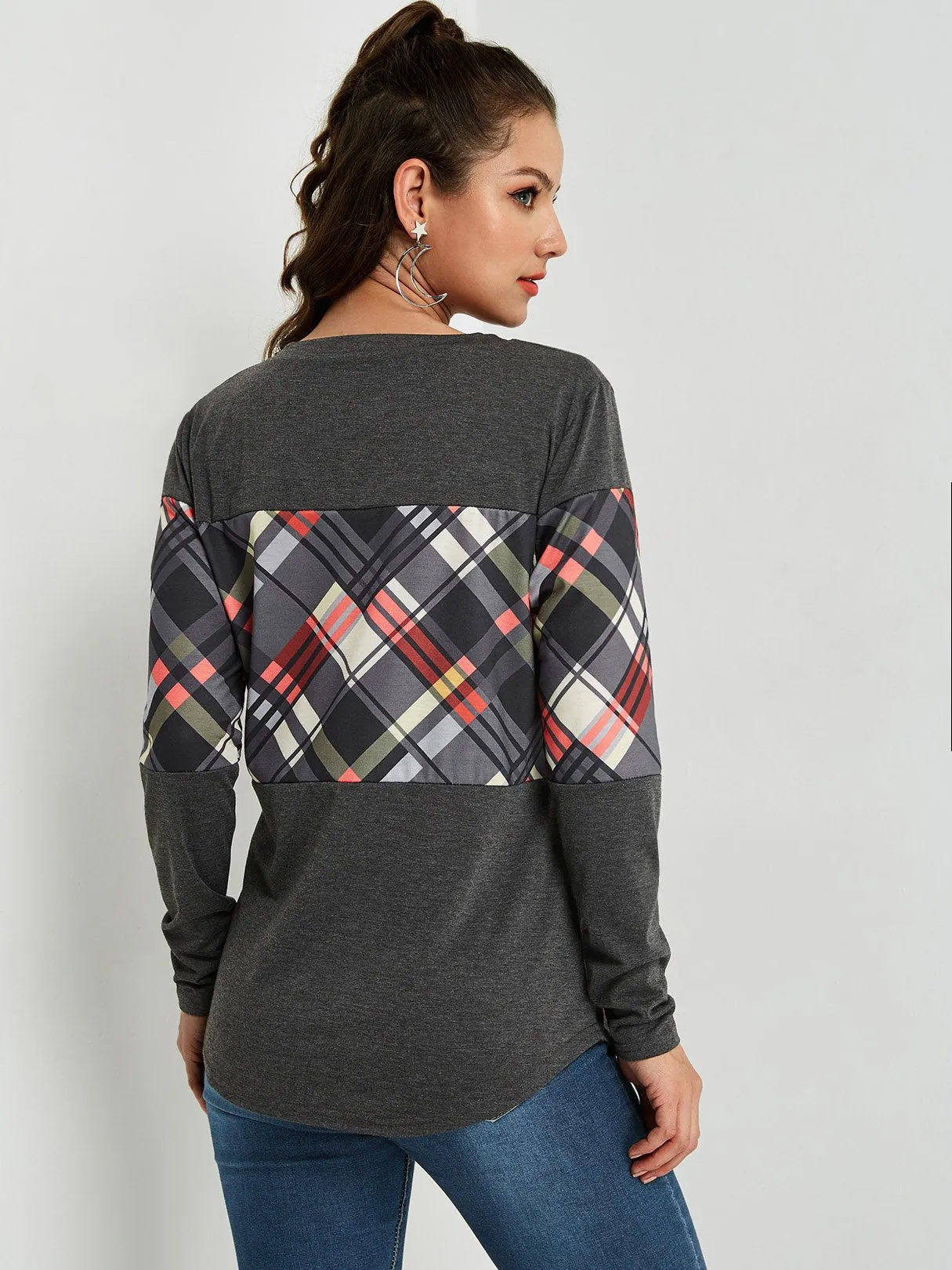 Custom Round Neck Grid Long Sleeve Curved Hem T-Shirts