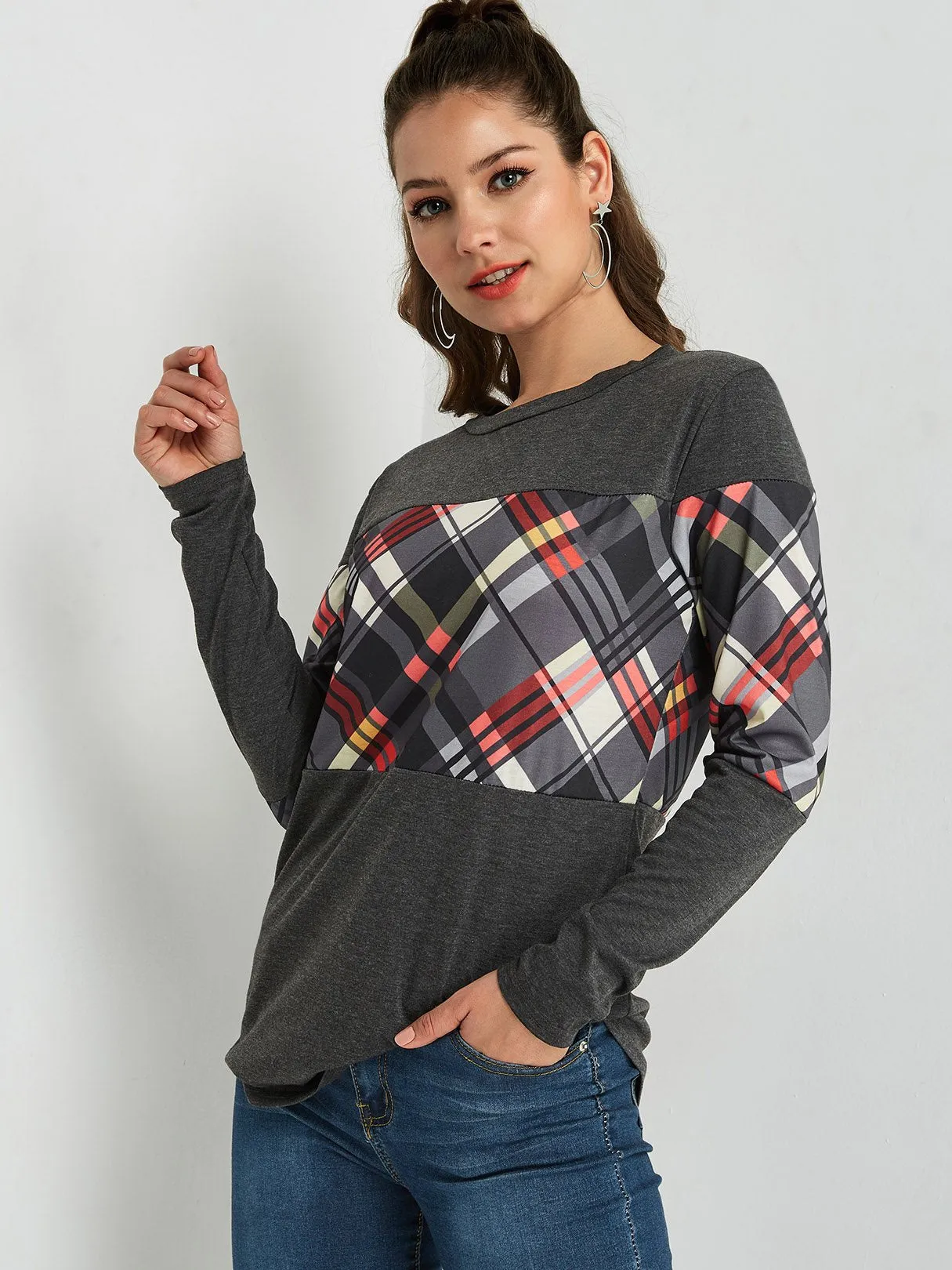 Custom Round Neck Grid Long Sleeve Curved Hem T-Shirts
