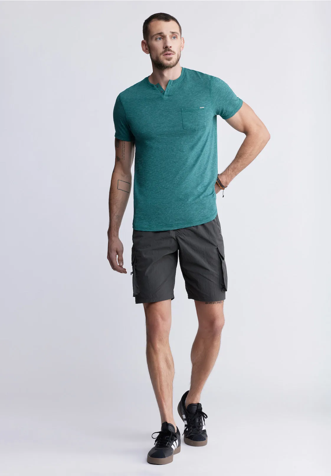 Kadyo Men's Pocket Henley Top in Aventurine Green - BM24345