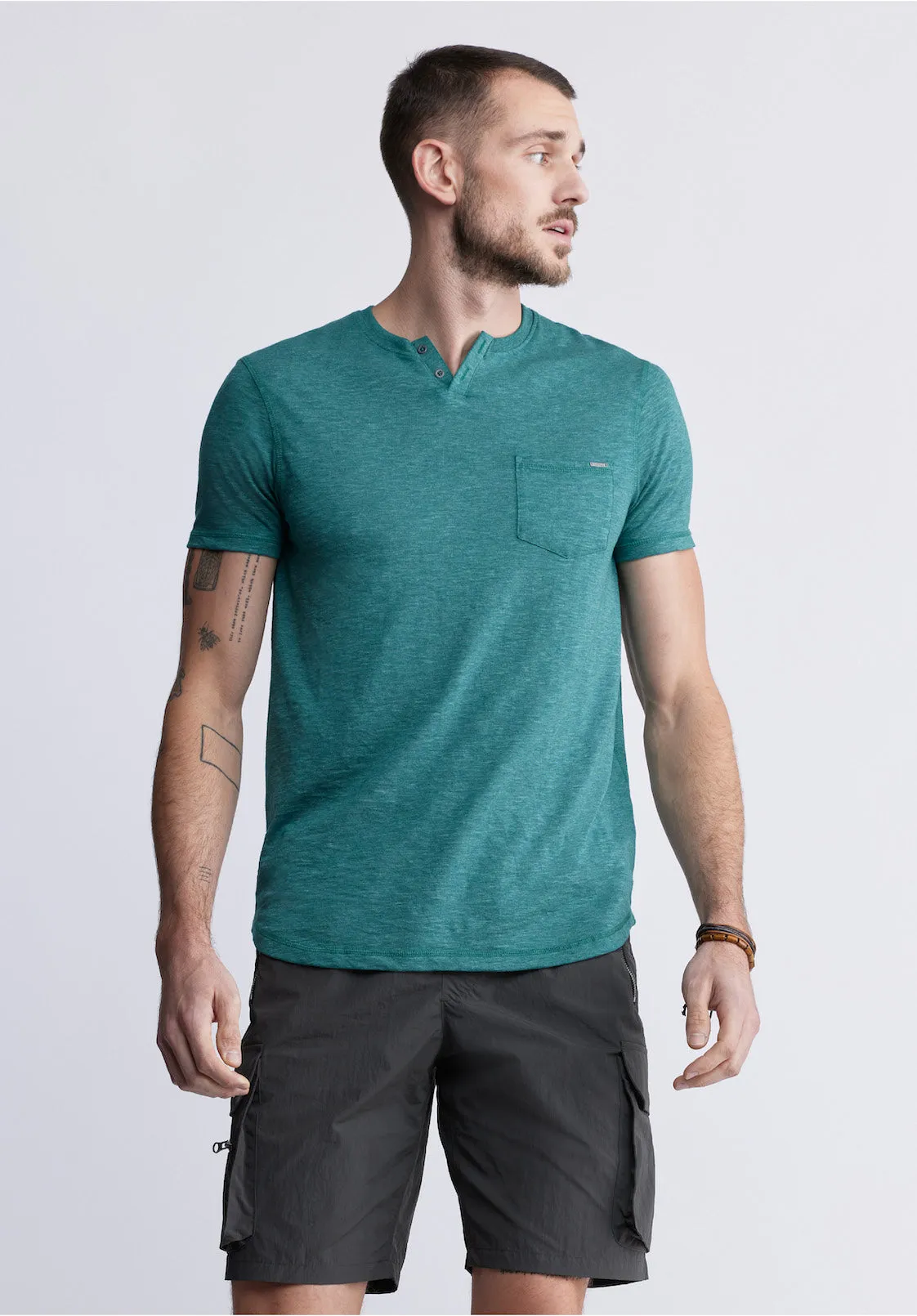 Kadyo Men's Pocket Henley Top in Aventurine Green - BM24345