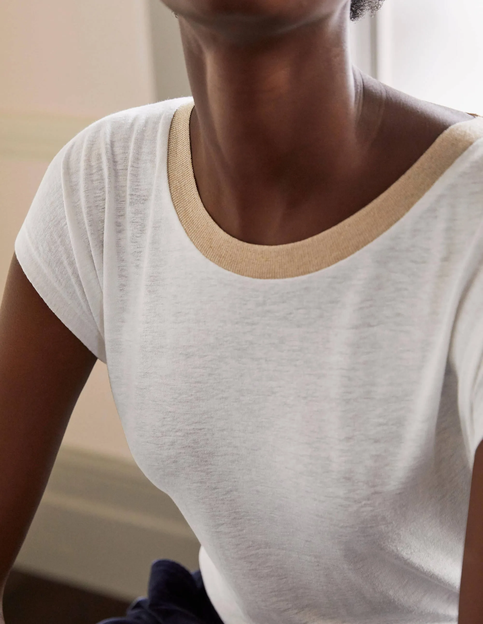Linen Sparkle Short Sleeve Tee-White