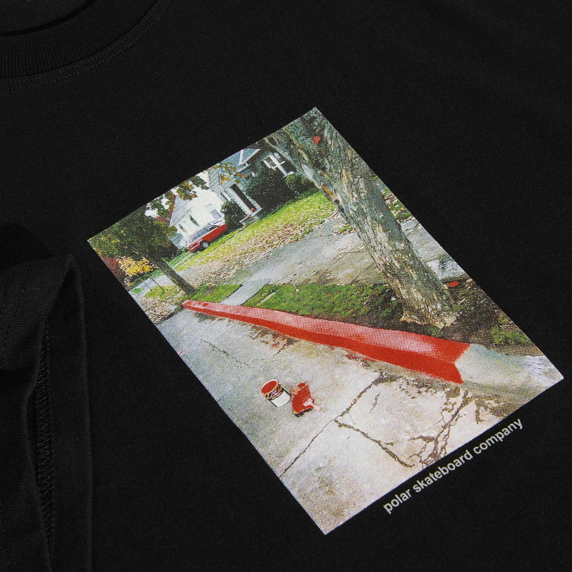 RED CURB TEE BLACK