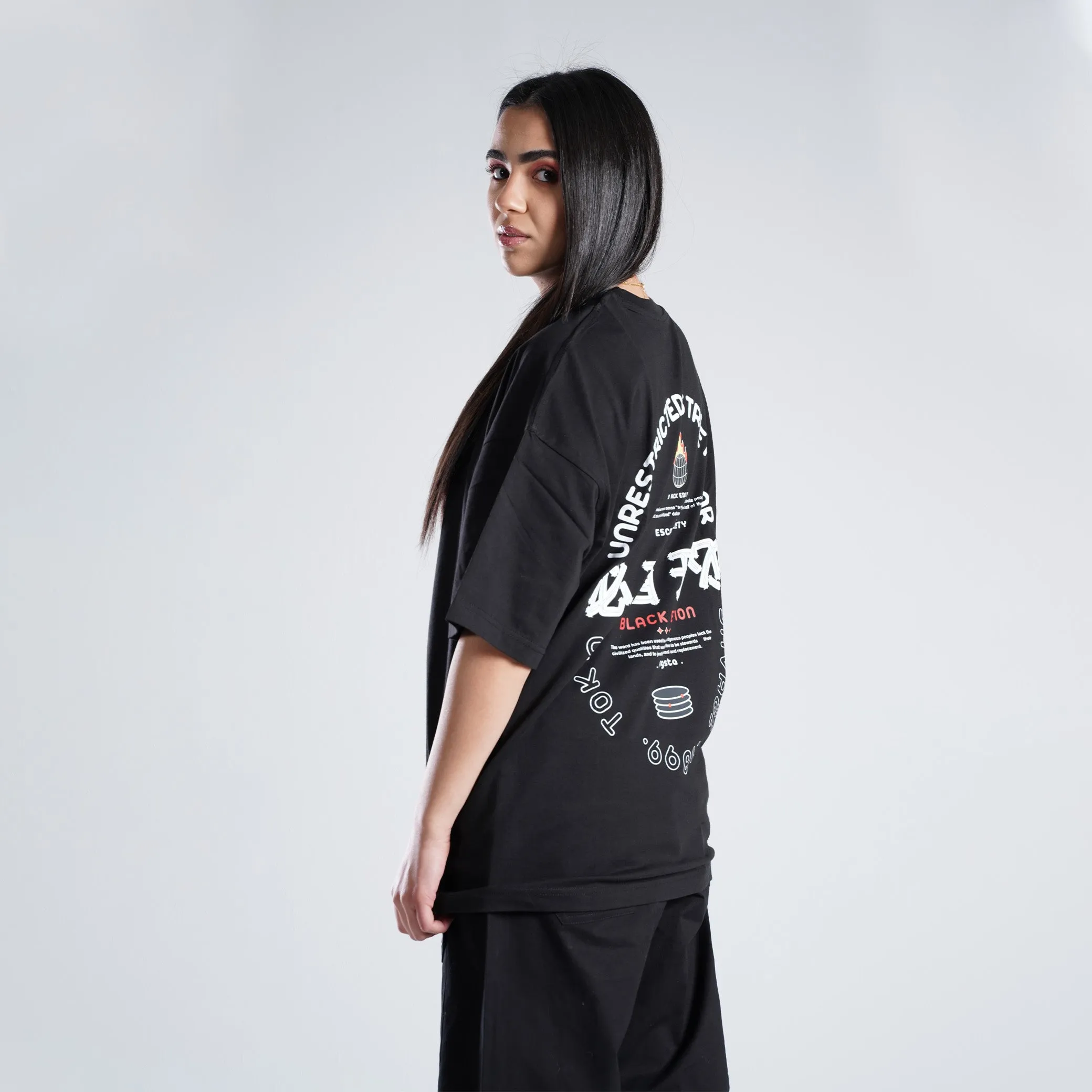 UNRESTRICTED STREET WEAR oversized T-shirt